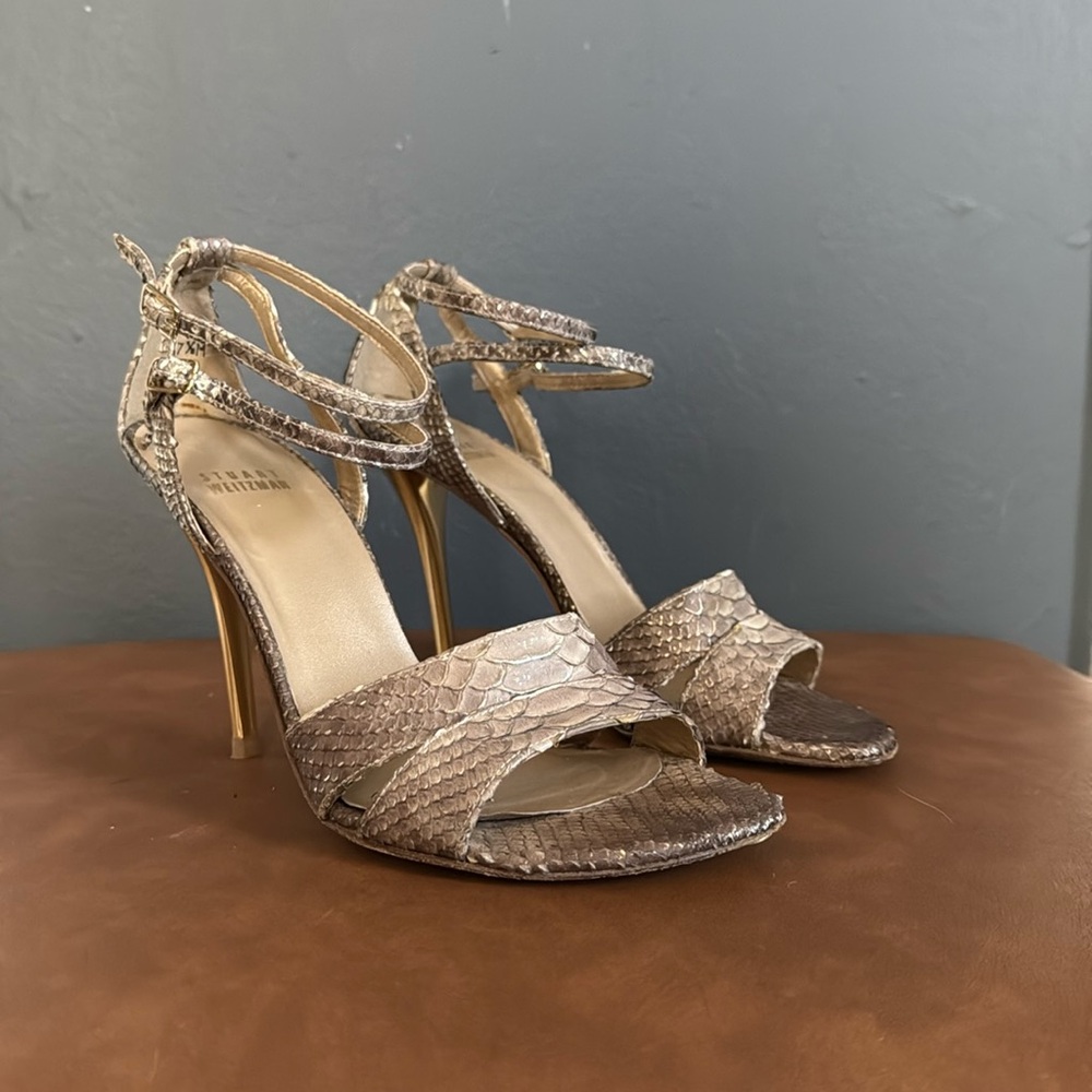 Stuart Weitzman snakeskin 🐍 open toe heel. In good, loved condition!